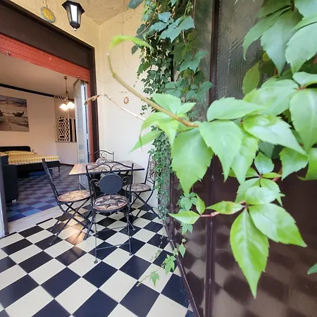 Naxos House Апартаменти